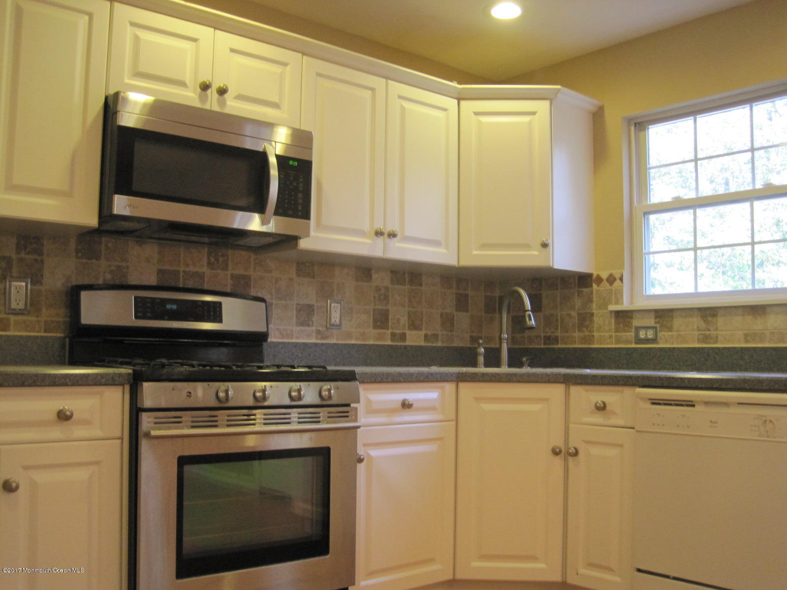 117 Sloop Creek Road Bayville, NJ 08721 - Photo 4 of 35 IMG_3144