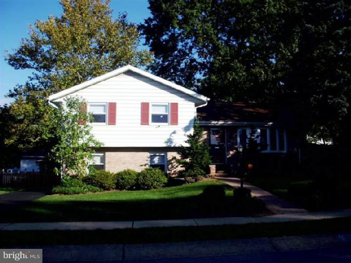 3040 Octagon Avenue Sinking Spring, PA 19608 - Photo 4 of 19 Gallery Image 4