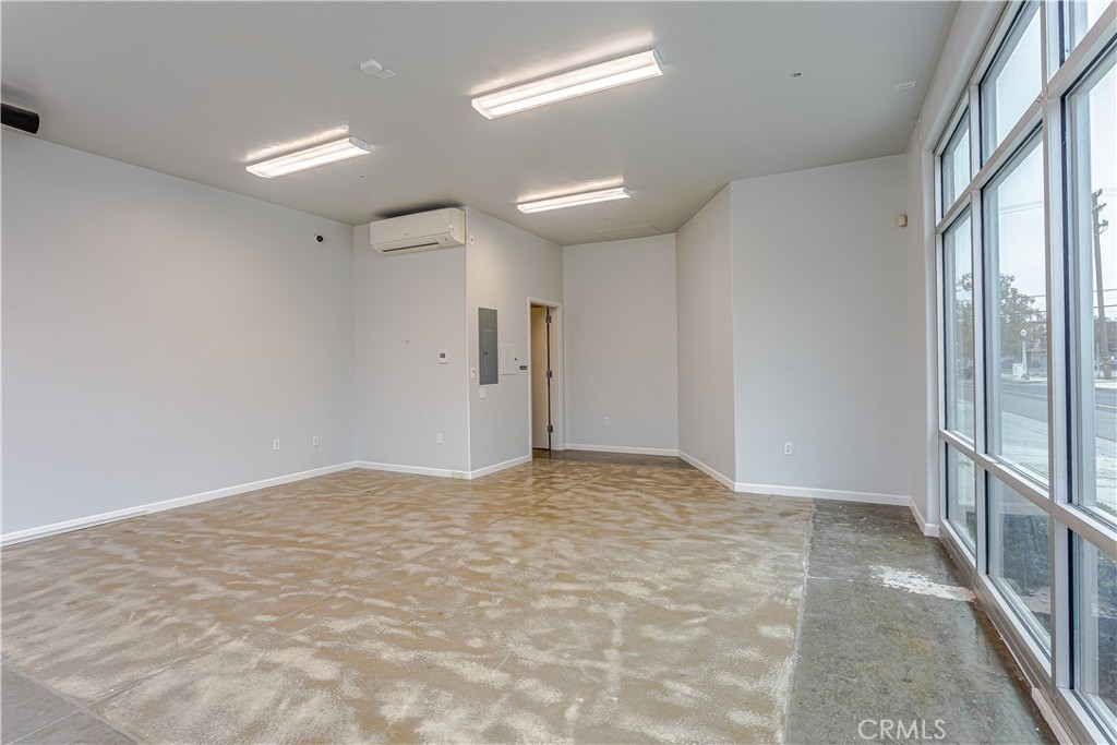 1759 Fulton Street Fresno, CA 93721 - Photo 13 of 24 a view of an empty room