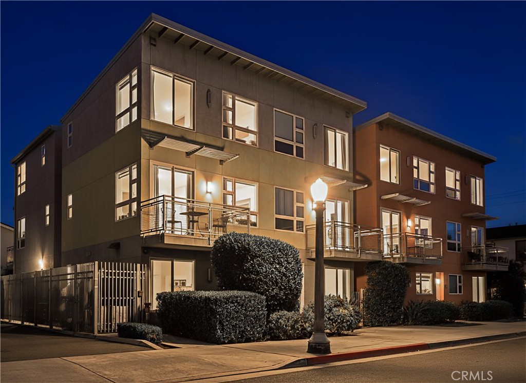 1759 Fulton Street Fresno, CA 93721 - Photo 8 of 24 a view of a building and a street