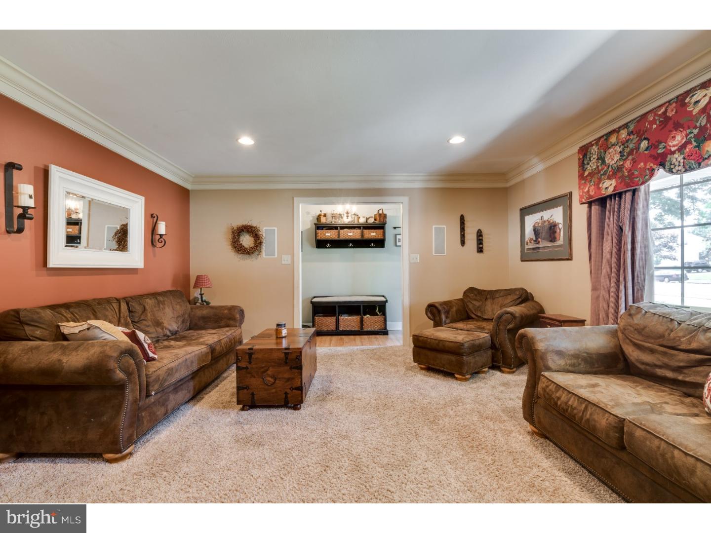 584 Flock Road Hamilton, NJ 08690 - Photo 3 of 25 Gallery Image 3