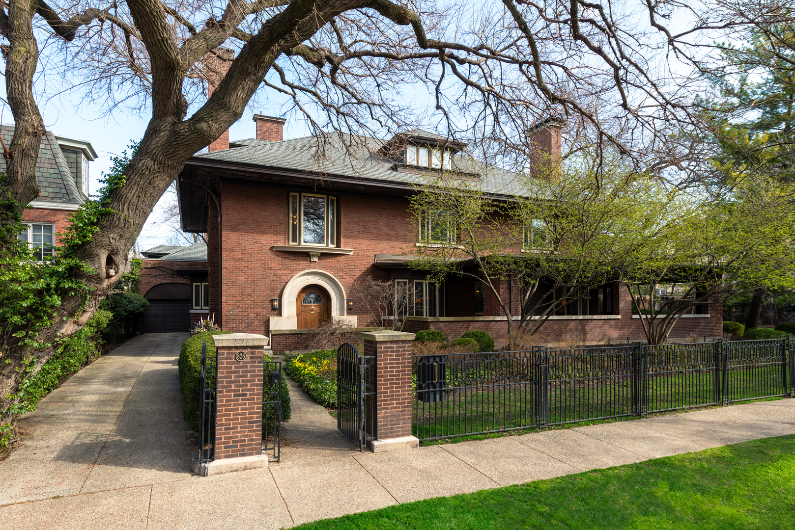 826 West Hutchinson St