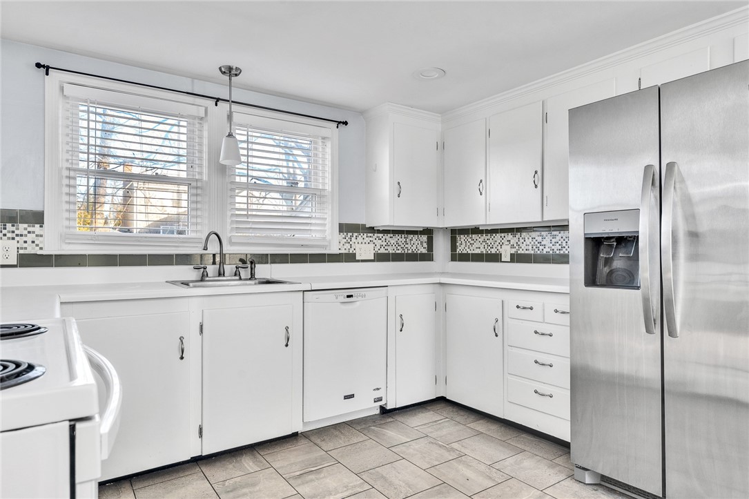 609 Point Judith Road Narragansett, RI 02882 - Photo 13 of 34