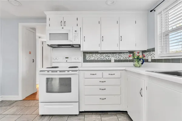 $850,000 | 609 Point Judith Road, Narragansett, RI 02882