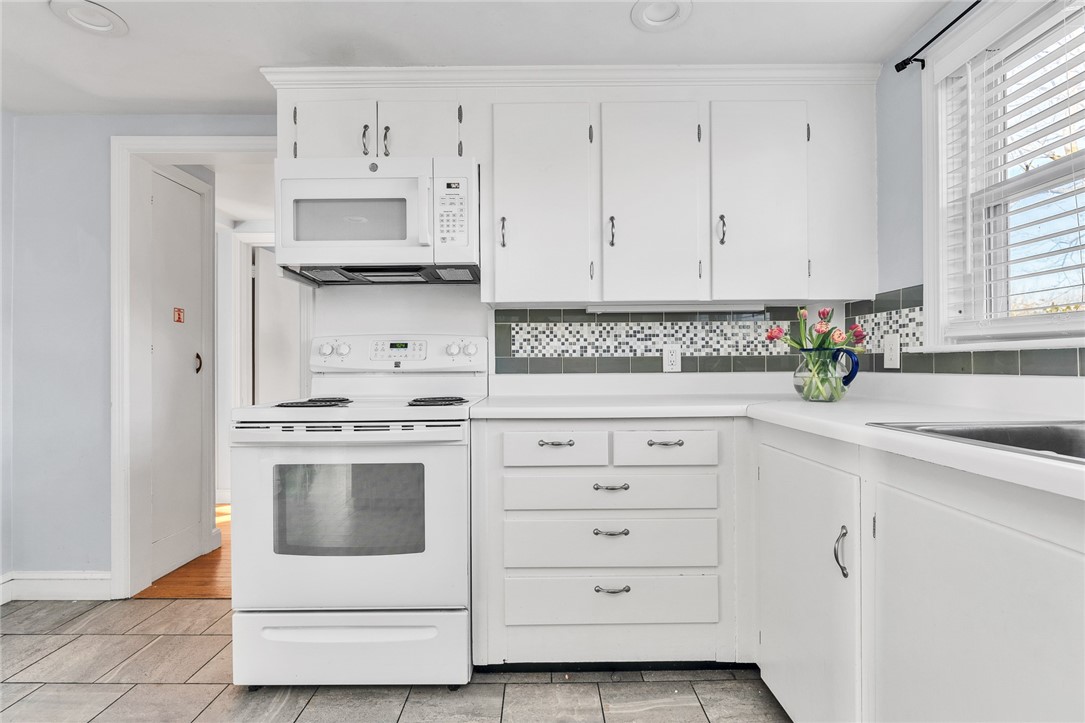 609 Point Judith Road Narragansett, RI 02882 - Photo 14 of 36