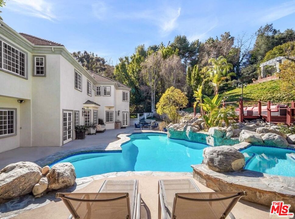 14132 Beresford Road Beverly Hills, CA 90210 - Photo 7 of 40