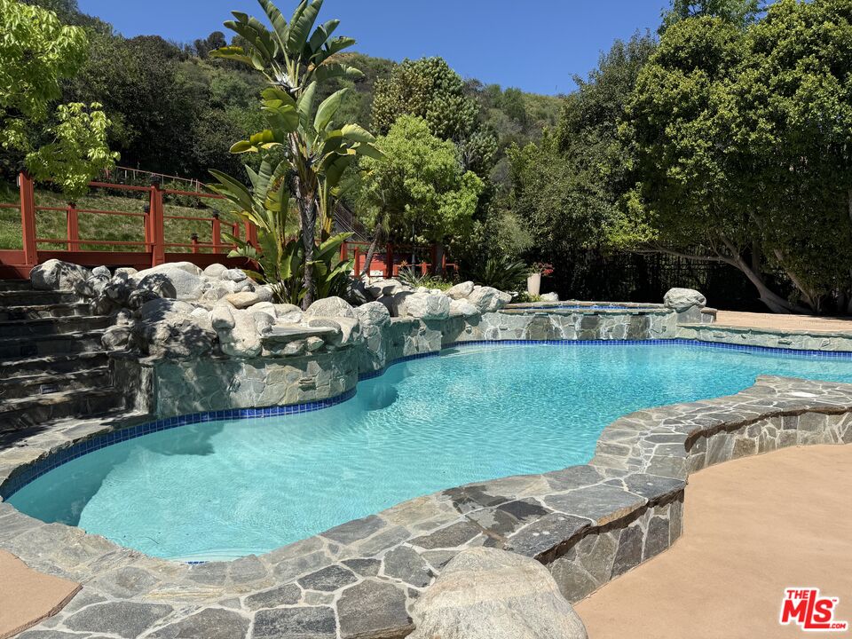 14132 Beresford Road Beverly Hills, CA 90210 - Photo 8 of 40