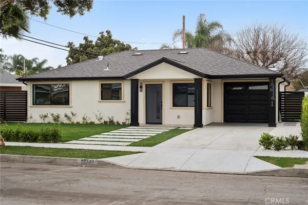 $980,000 | 13741 Carfax Avenue, Bellflower, CA 90706