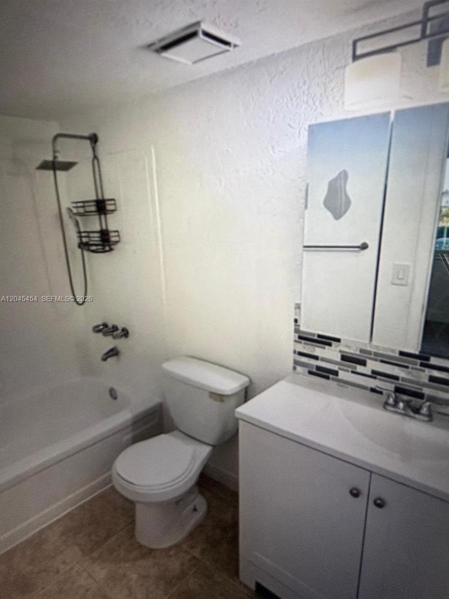 984 West 40th Street, Unit 2 Hialeah, FL 33012 - Photo 17 of 22