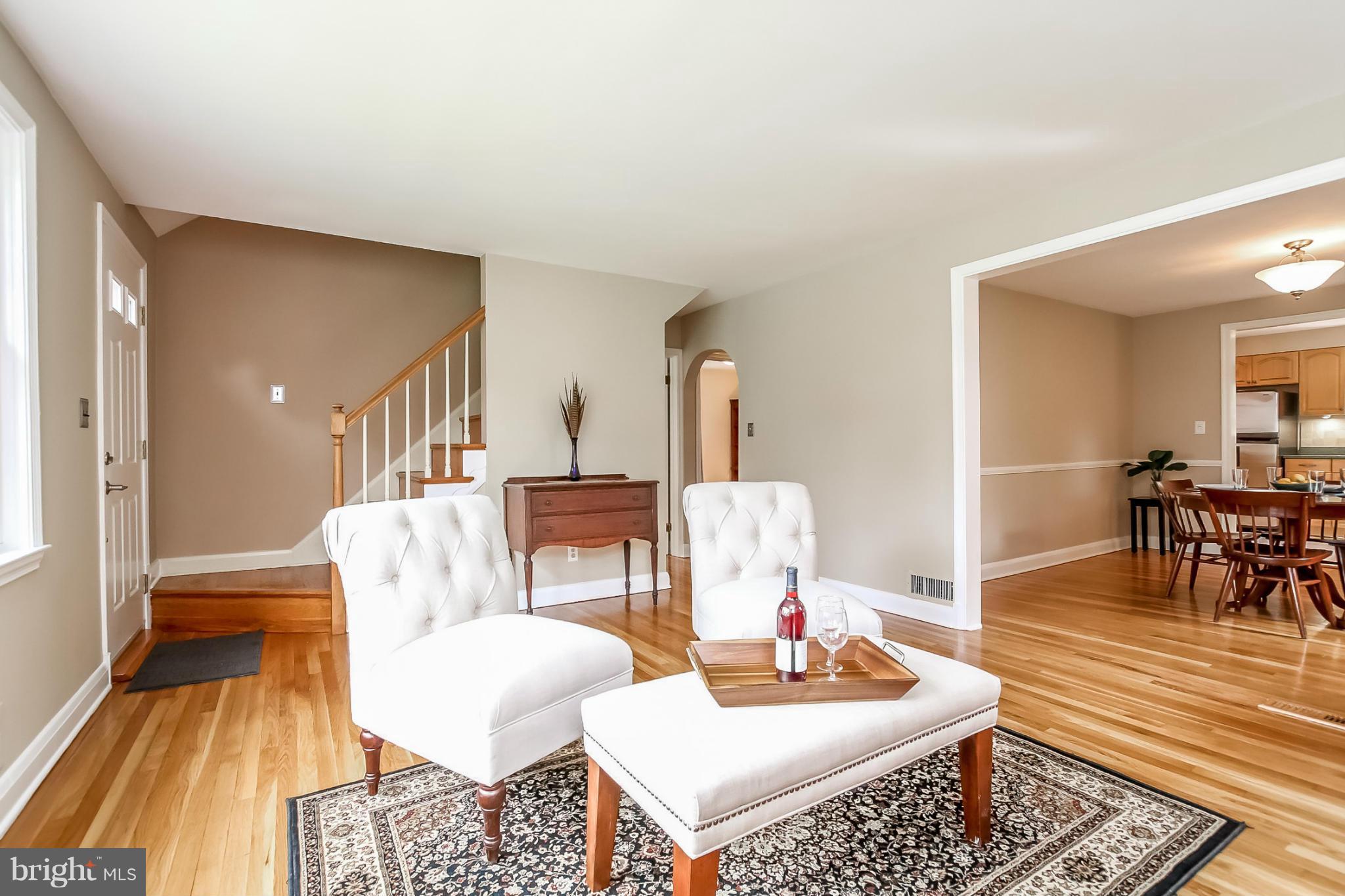 509 Holden Road Baltimore, MD 21286 - Photo 6 of 30 Living Room