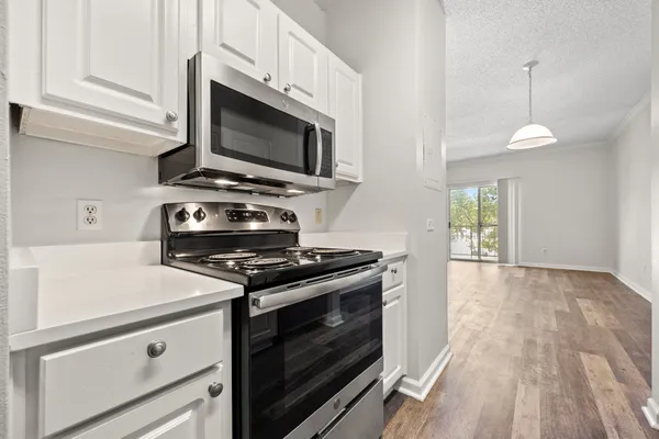 $850 | 12166 Metric Boulevard, Unit 233, Austin, TX 78758