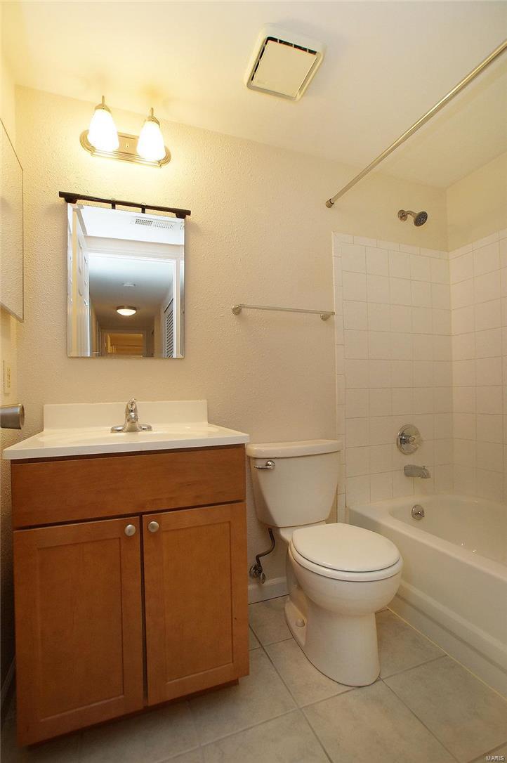 12106 Natural Bridge Road, Unit B Bridgeton, MO 63044 - Photo 12 of 20 Gallery Image 12