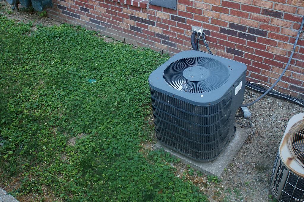 12106 Natural Bridge Road, Unit B Bridgeton, MO 63044 - Photo 17 of 20 Gallery Image 17