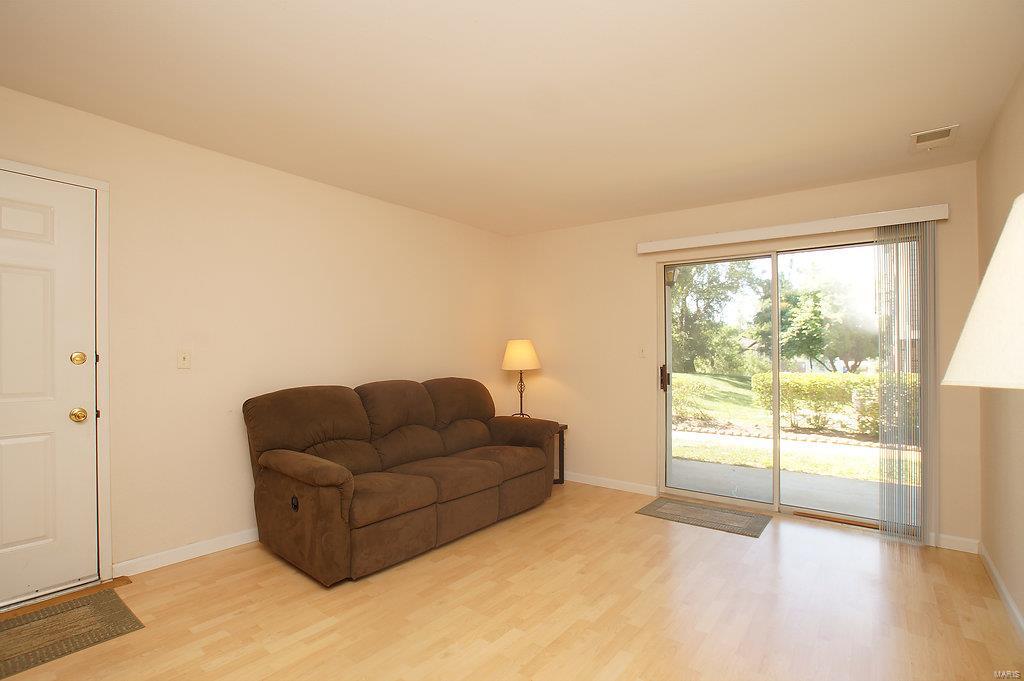 12106 Natural Bridge Road, Unit B Bridgeton, MO 63044 - Photo 4 of 20 Gallery Image 4