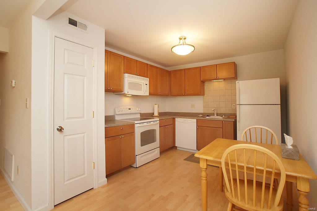 12106 Natural Bridge Road, Unit B Bridgeton, MO 63044 - Photo 6 of 20 Gallery Image 6