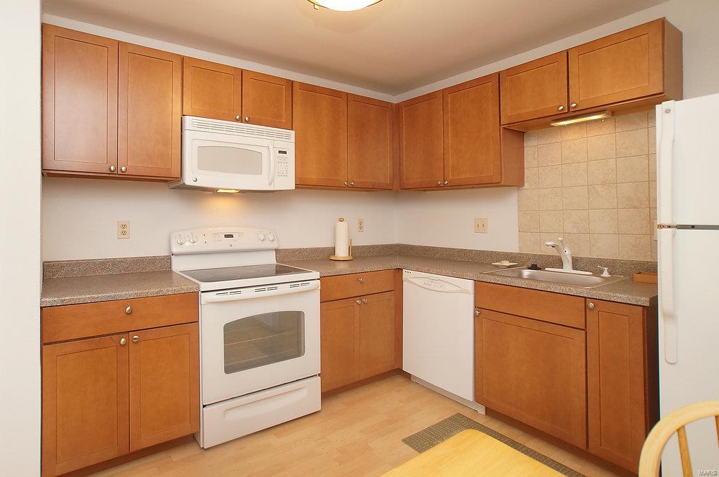 12106 Natural Bridge Road, Unit B Bridgeton, MO 63044 - Photo 7 of 20 Gallery Image 7