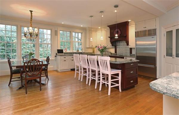 1548 Beacon Street Newton, MA 02468 - Photo 4 of 8 Gallery Image 4