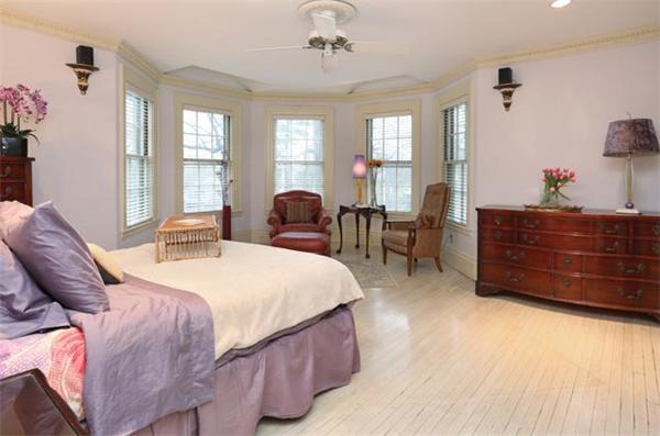 1548 Beacon Street Newton, MA 02468 - Photo 7 of 8 Gallery Image 7