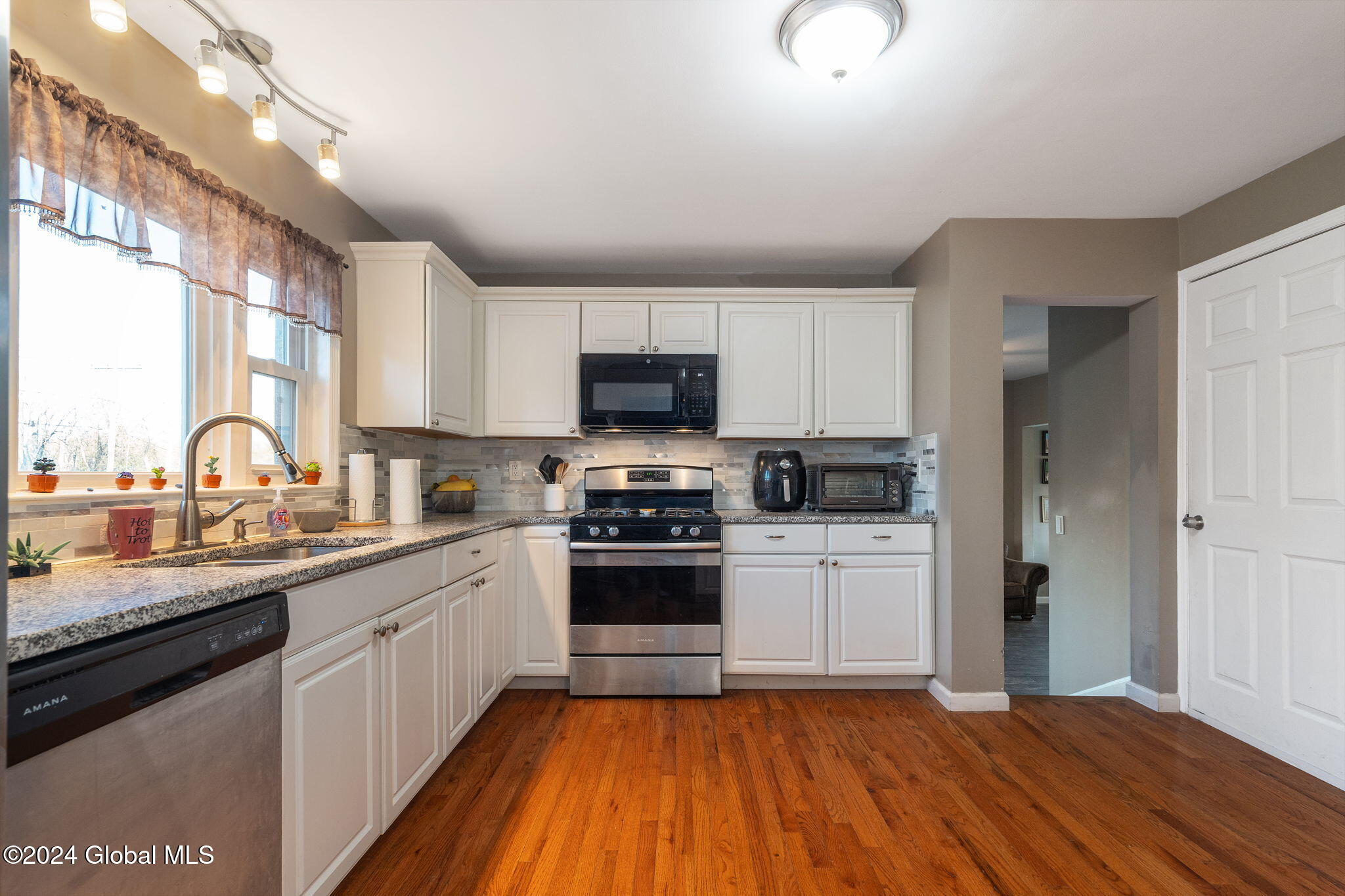 4380 Weaver Road Guilderland, NY 12009 - Photo 12 of 38 10-4380WeaverRd_10