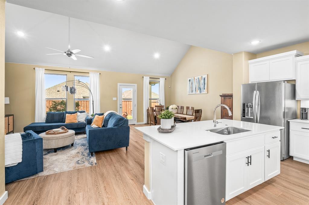 4017 Mapleleaf Pass Melissa, TX 75454 - Photo 4 of 32