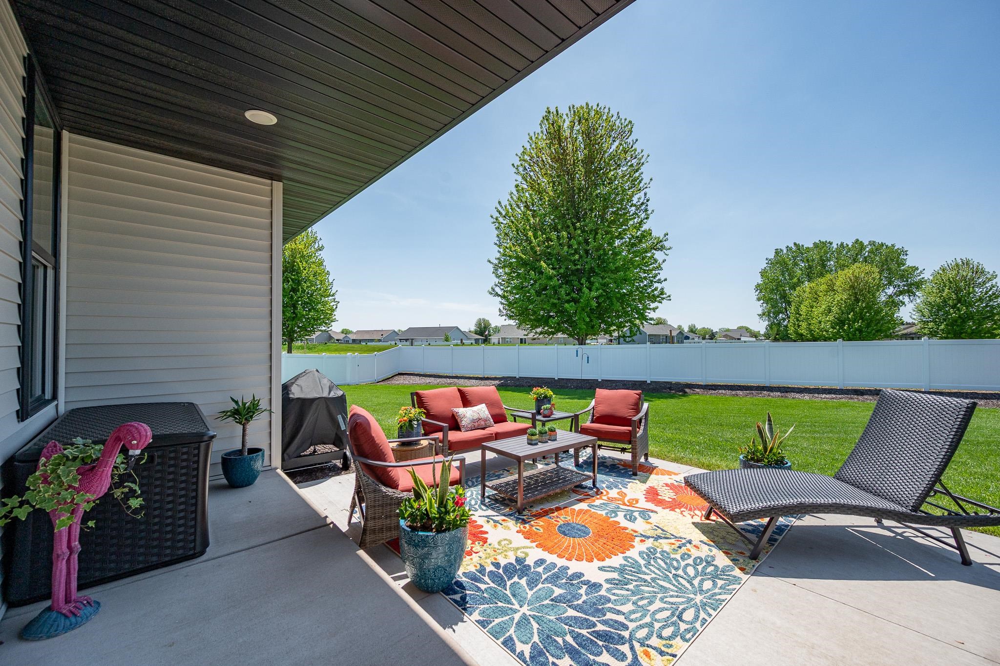 2217 Fox Point Court De Pere, WI 54115 - Photo 7 of 57