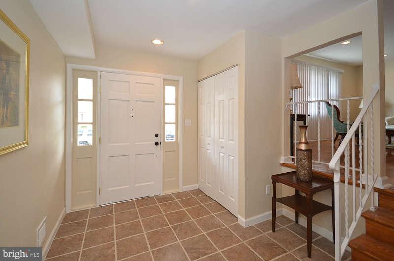 8810 Keewatin Road Lanham, MD 20706 - Photo 3 of 27 Interior (General)