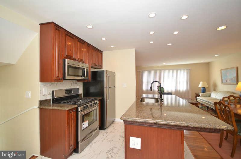 8810 Keewatin Road Lanham, MD 20706 - Photo 7 of 27 Kitchen