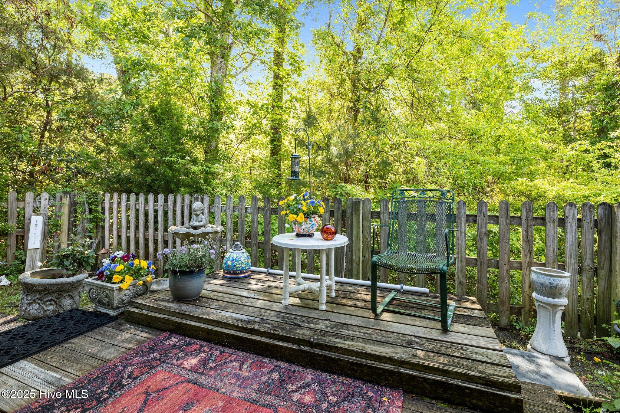 4513 Country Club Road, Unit G101 Morehead City, NC 28557 - Photo 6 of 26 Outdoor patio