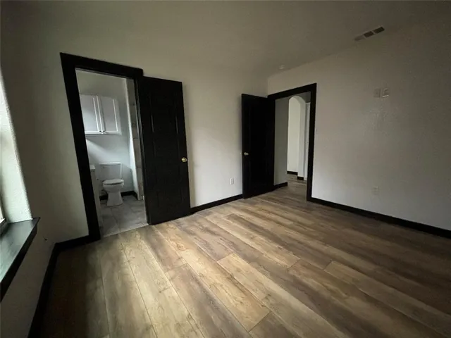 $1,000 | 401 East Freeman Street, Ennis, TX 75119