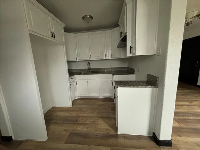 $1,000 | 401 East Freeman Street, Ennis, TX 75119