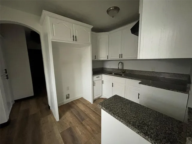 $1,000 | 401 East Freeman Street, Ennis, TX 75119