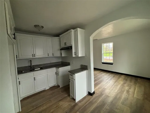 $1,000 | 401 East Freeman Street, Ennis, TX 75119