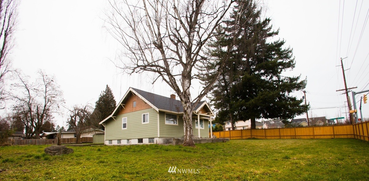 5640 Northeast 4th Street Renton, WA 98059 - Photo 1 of 11