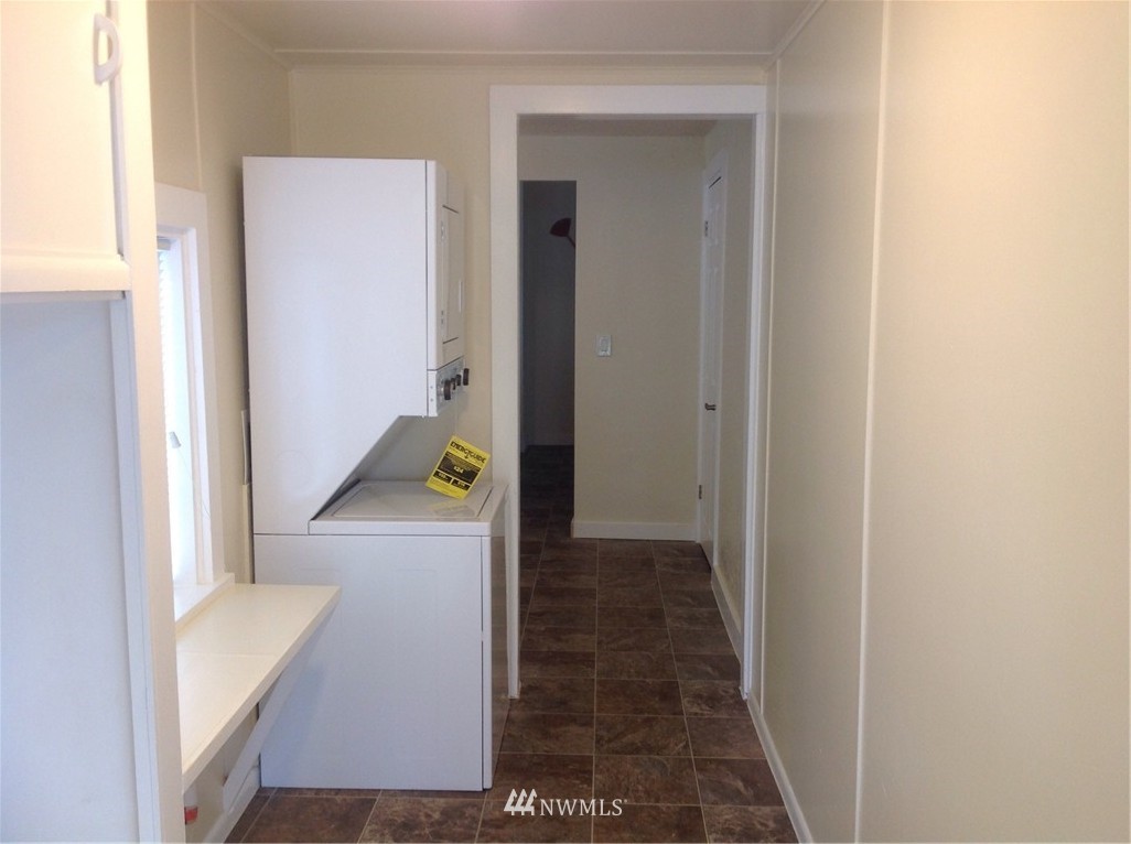 5640 Northeast 4th Street Renton, WA 98059 - Photo 2 of 11