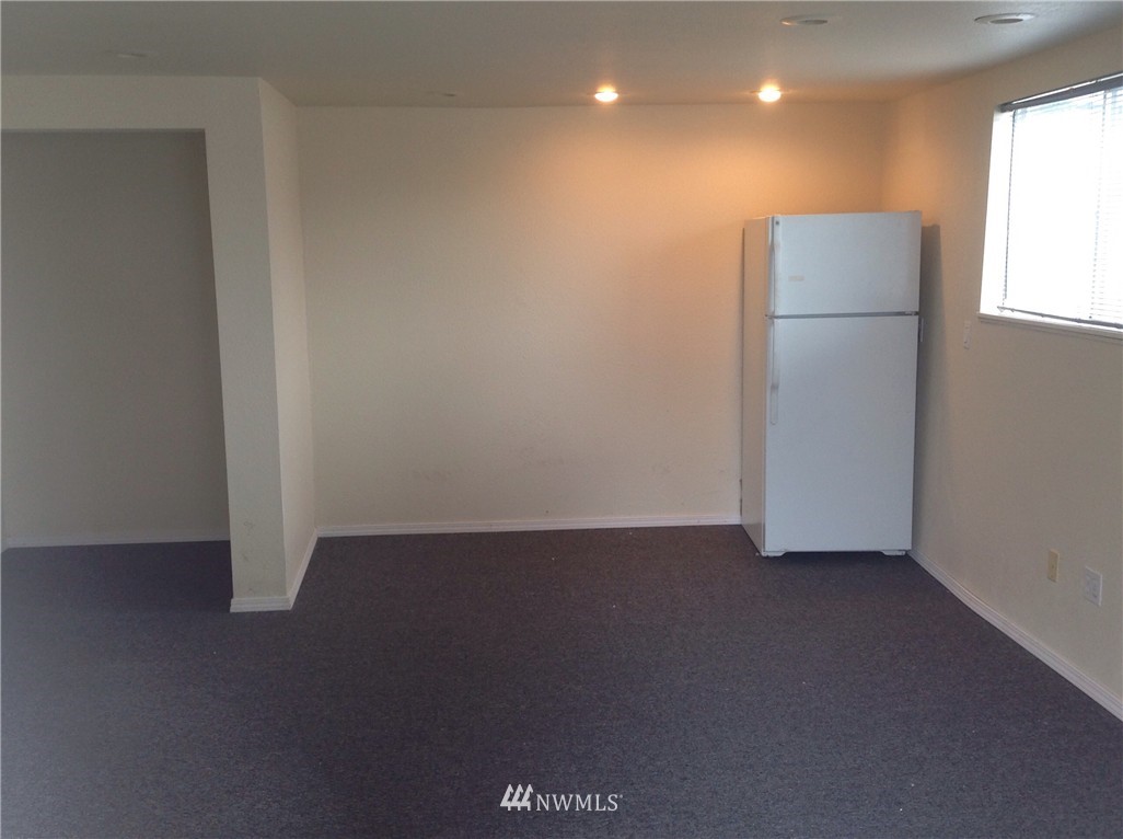 5640 Northeast 4th Street Renton, WA 98059 - Photo 11 of 11