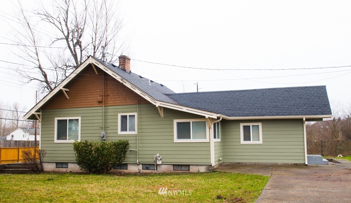 5640 Northeast 4th Street Renton, WA 98059 - Photo 3 of 11