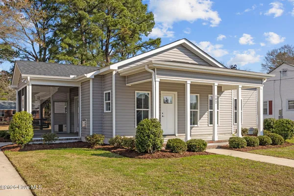 $195,000 | 102 East Purvis Street, Robersonville, NC 27871