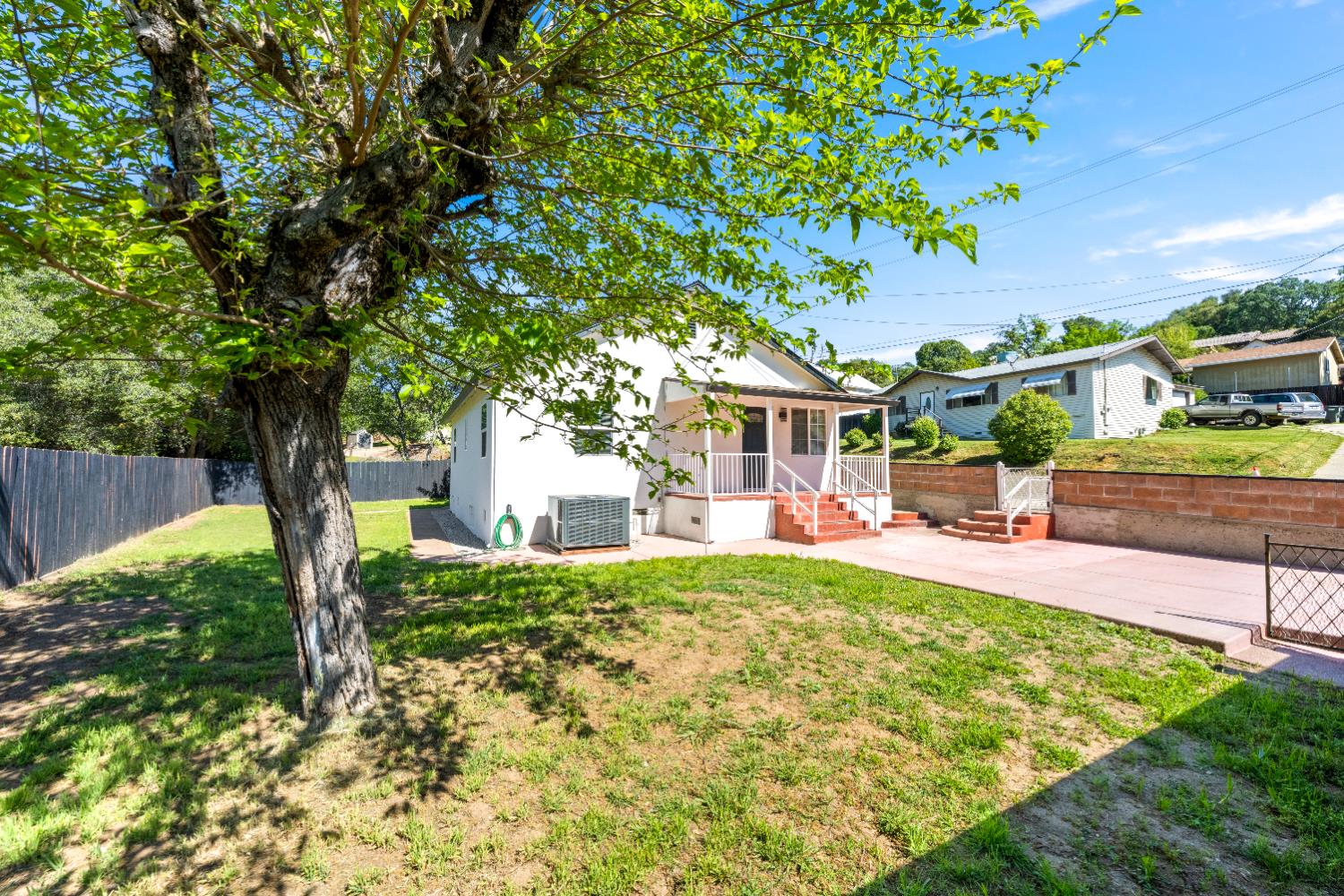 185 Mill Street Sutter Creek, CA 95685 - Photo 59 of 77 a front view of a house with garden