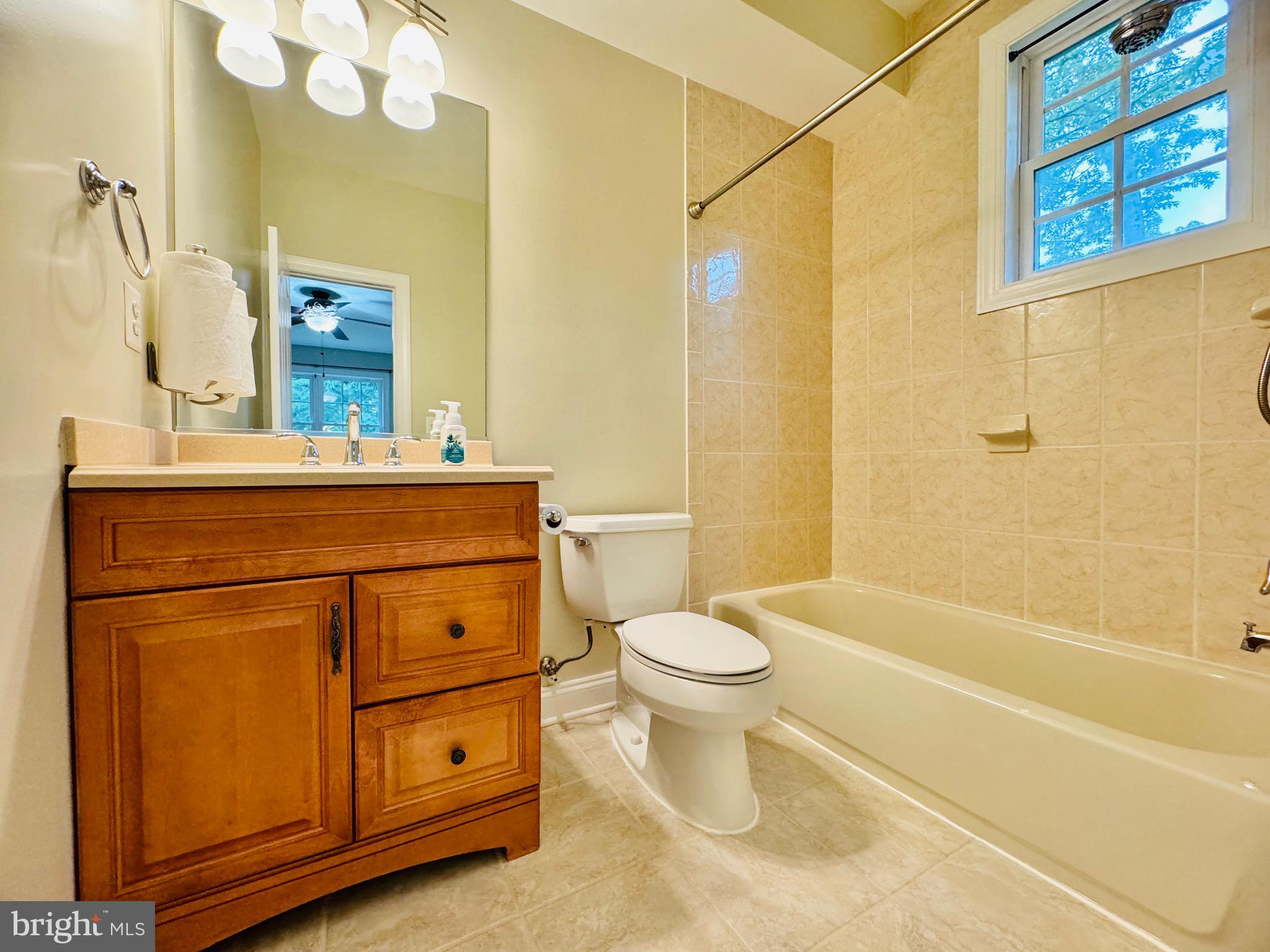 7031 Beverly Lane Springfield, VA 22150 - Photo 13 of 35