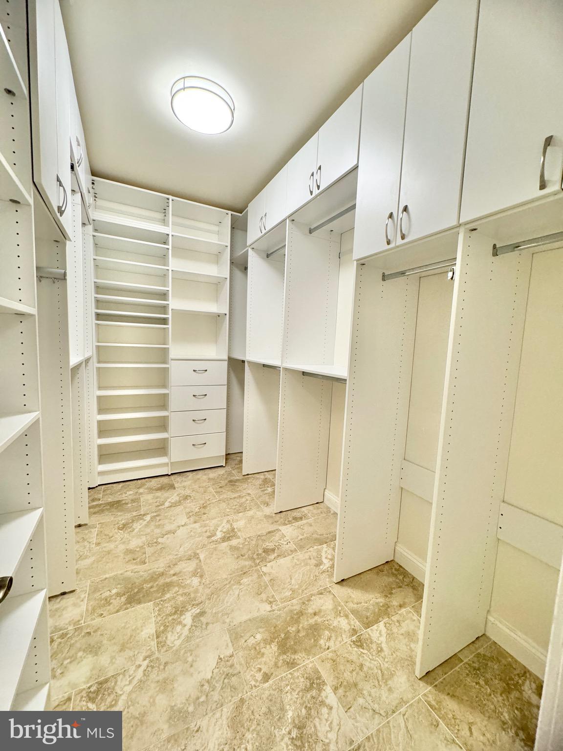 7031 Beverly Lane Springfield, VA 22150 - Photo 23 of 35