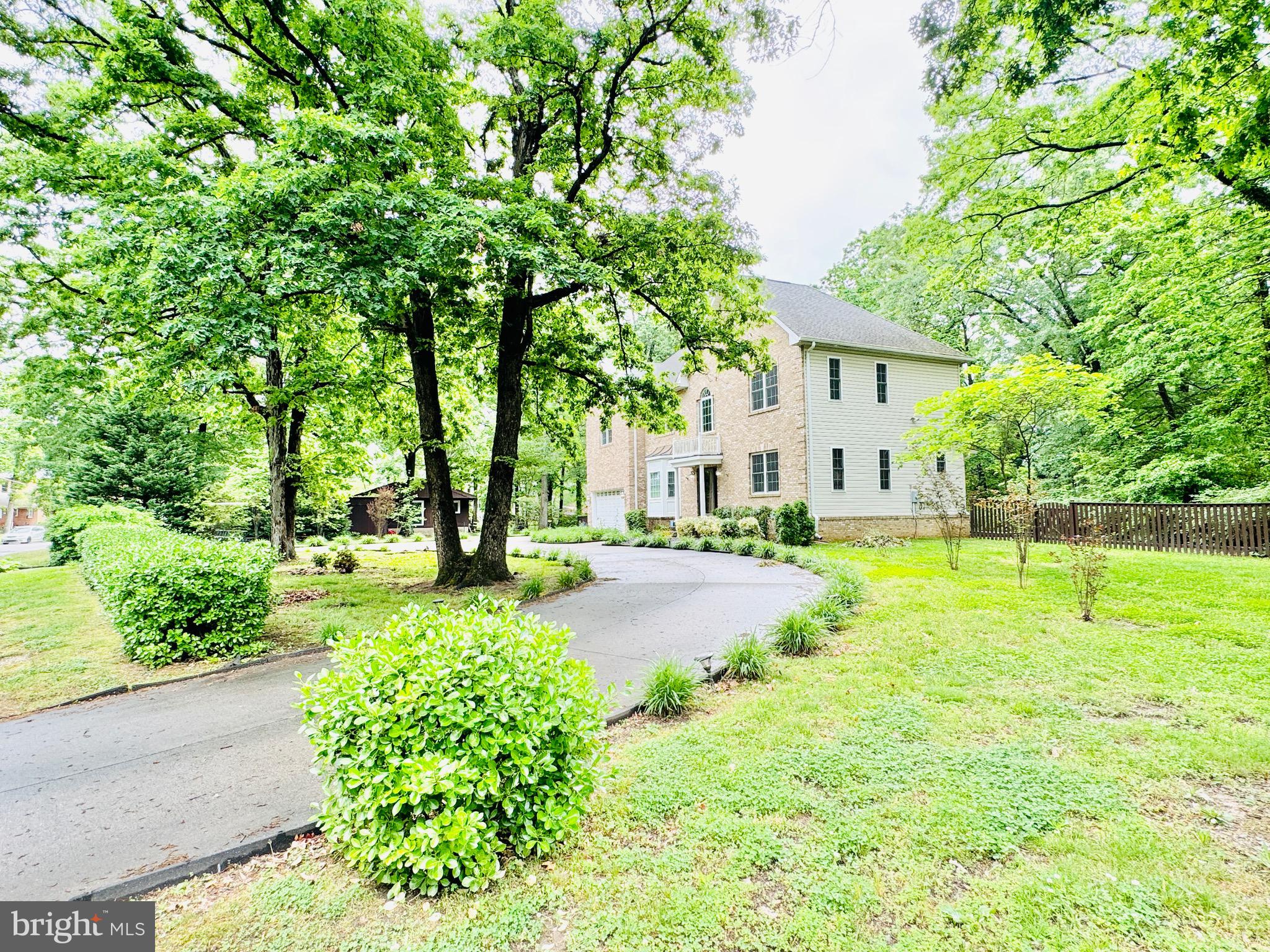 7031 Beverly Lane Springfield, VA 22150 - Photo 4 of 35