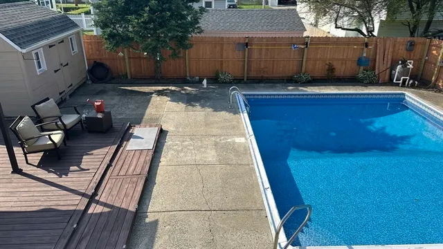 a view of entryway with a front door