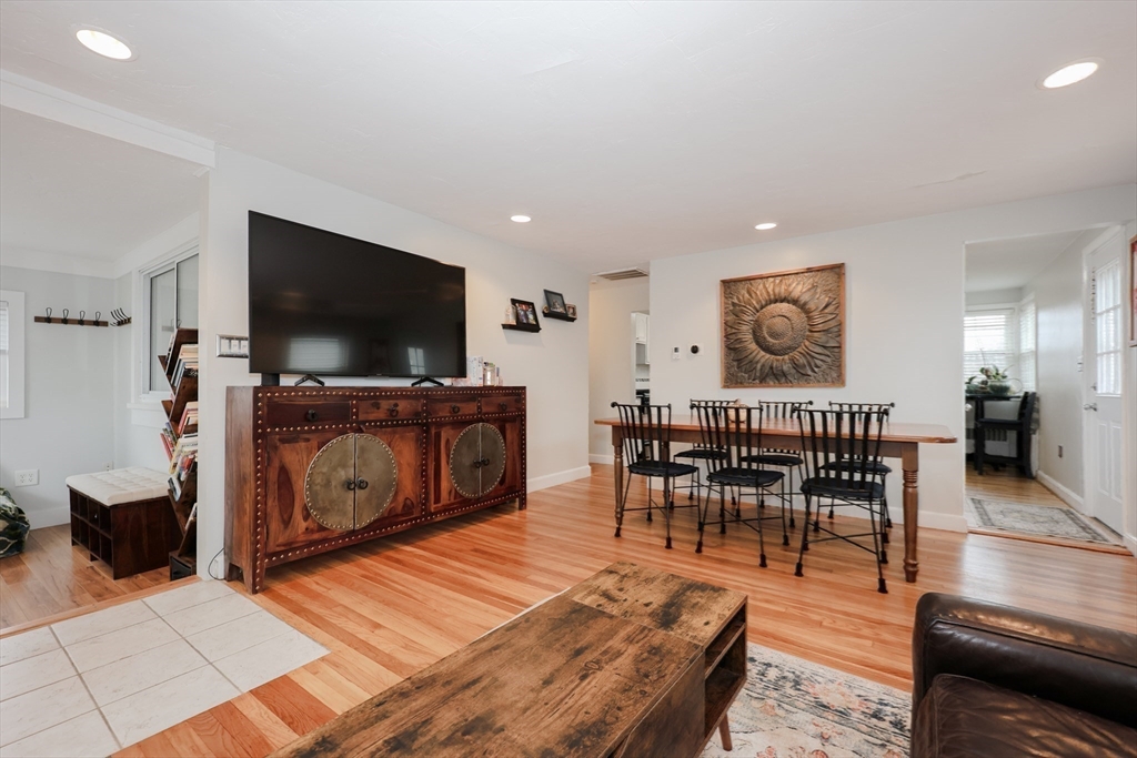34 Brookline Avenue Hull, MA 02045 - Photo 4 of 25