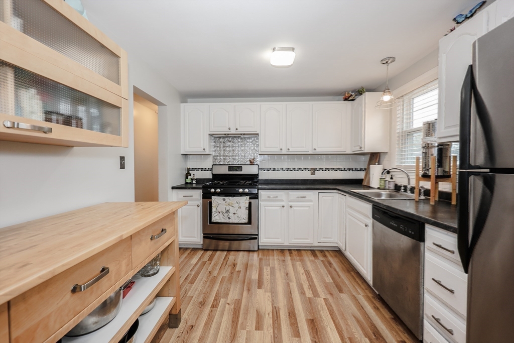 34 Brookline Avenue Hull, MA 02045 - Photo 9 of 25