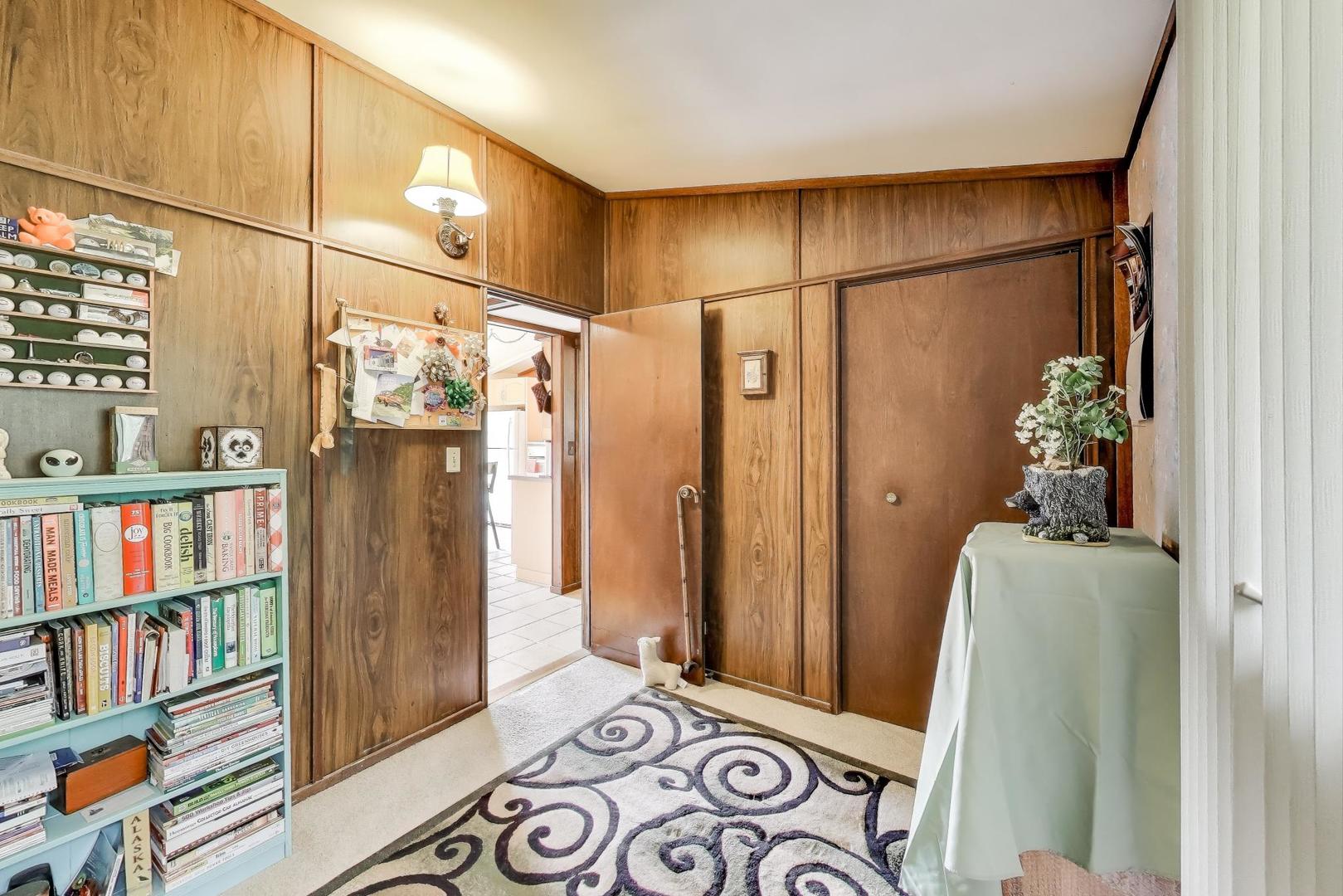 27809 South Will Center Road Monee, IL 60449 - Photo 22 of 47 a view of an entryway with wooden floor