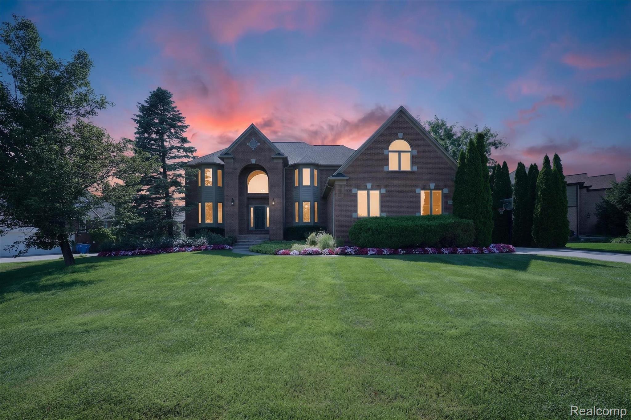 3804 Elk Drive Rochester, MI 48306 - Photo 2 of 75 Night-time exposure