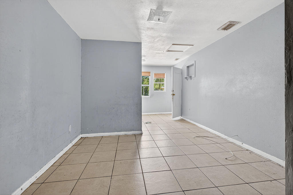 371 West 34th Street Riviera Beach, FL 33404 - Photo 16 of 45 rb56-5