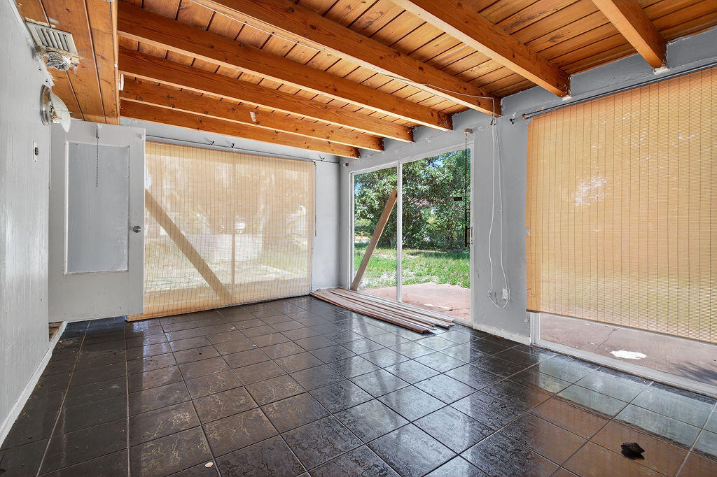 371 West 34th Street Riviera Beach, FL 33404 - Photo 18 of 45 rb57-1