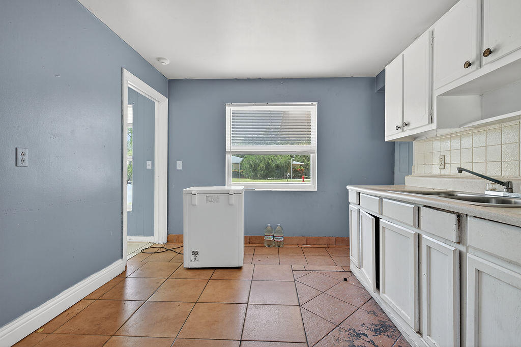 371 West 34th Street Riviera Beach, FL 33404 - Photo 22 of 45 rb51-3