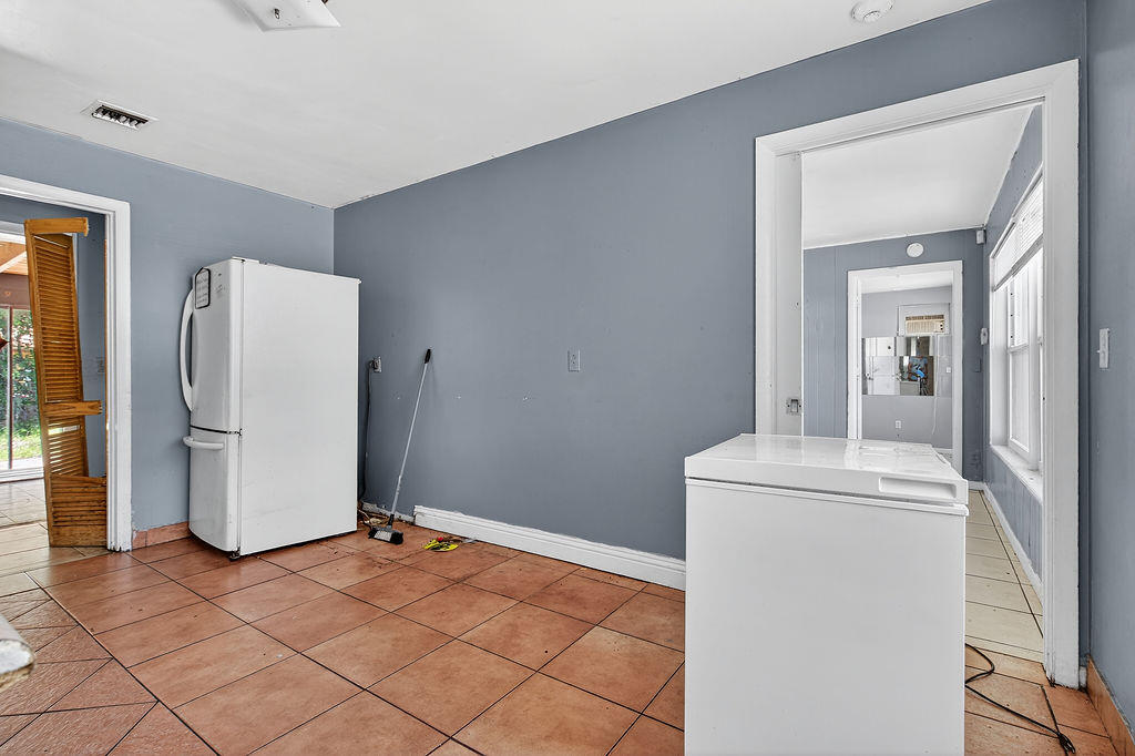 371 West 34th Street Riviera Beach, FL 33404 - Photo 23 of 45 rb50-3
